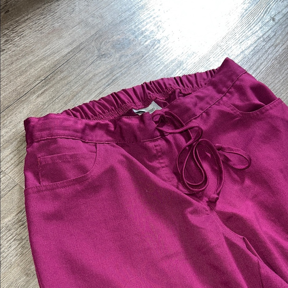 Grey's Anatomy Maroon Professional Wear S - Picture 5 of 9